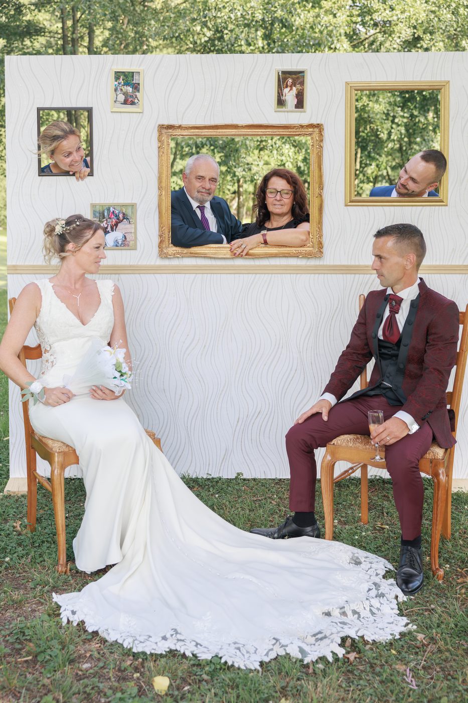 Interprétation extérieure du Portrait Room lors d'un mariage champêtre